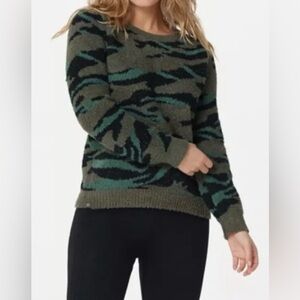 Barefoot Dreams CozyChic Green Black Camo Pullover Sweater Soft Lounge Knit L